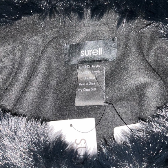 ✨💫ELEGANT BLACK FAUX FUR TRIM SHAWL💫✨ - Picture 5 of 7
